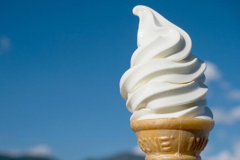＜肌寒い季節だって、ソフトクリームが食べたい！＞とろ〜りの秘密から、試してみたい最新＆進化形のNewフレーバーまで。めくるめくソフトクリームの世界