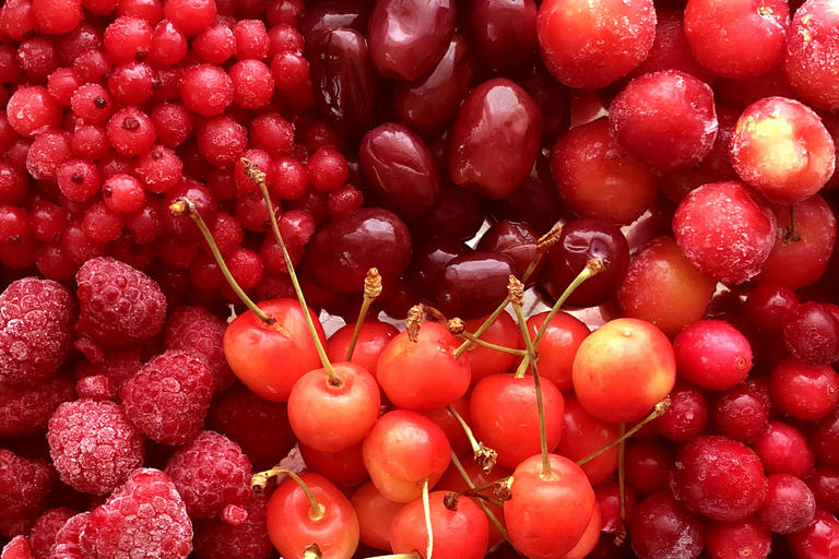 Is "red" the color that symbolizes 2020?! Red fruits that cheer up